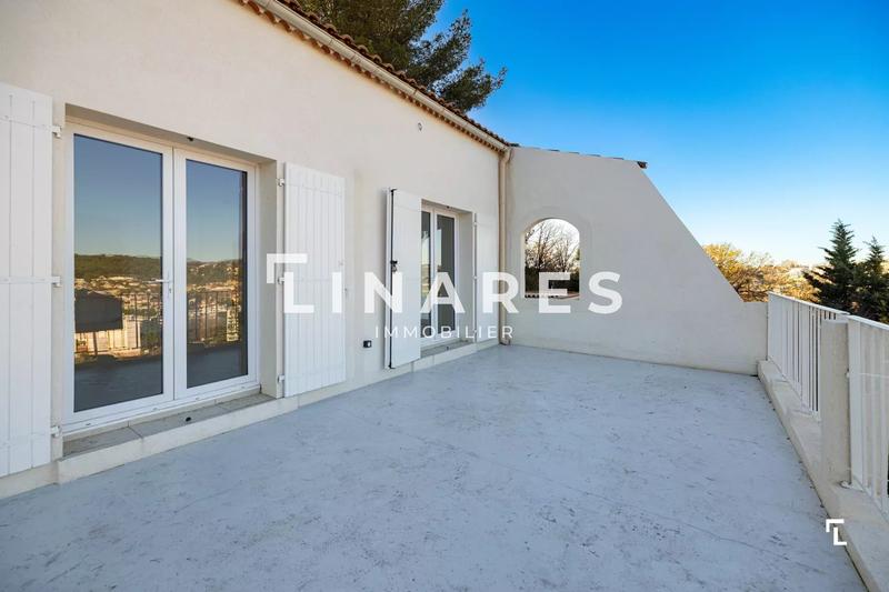 Appartement - 95 m² - 4 pièces