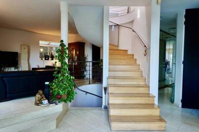 Maison - 195 m² - 6 pièces