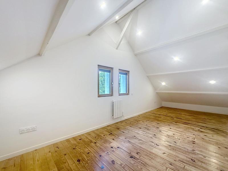 Maison - 221 m² - 6 pièces