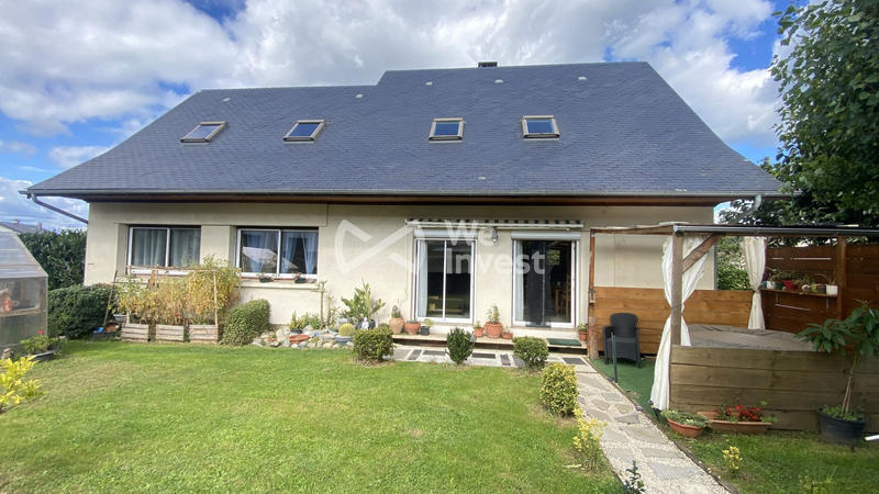 Maison traditionnelle - 147 m² - 8 pièces