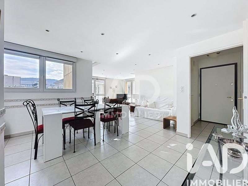 Appartement - 100 m² - 4 pièces