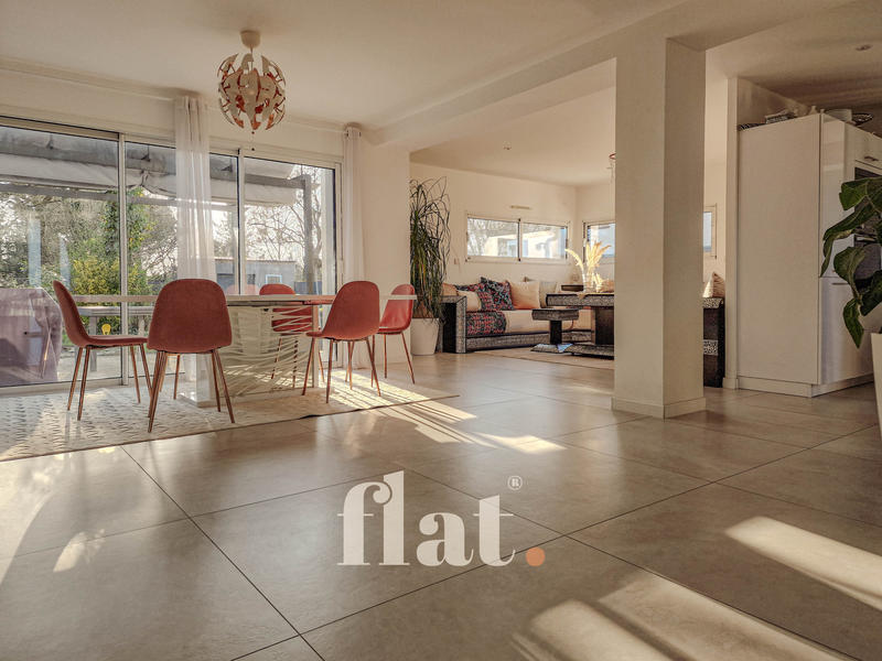 Maison - 172 m² - 8 pièces