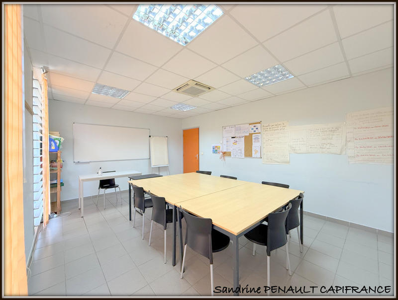 Bureau - 457 m² - 18 pièces