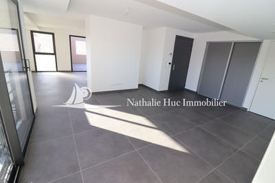 Appartement - 82 m² - 3 pièces