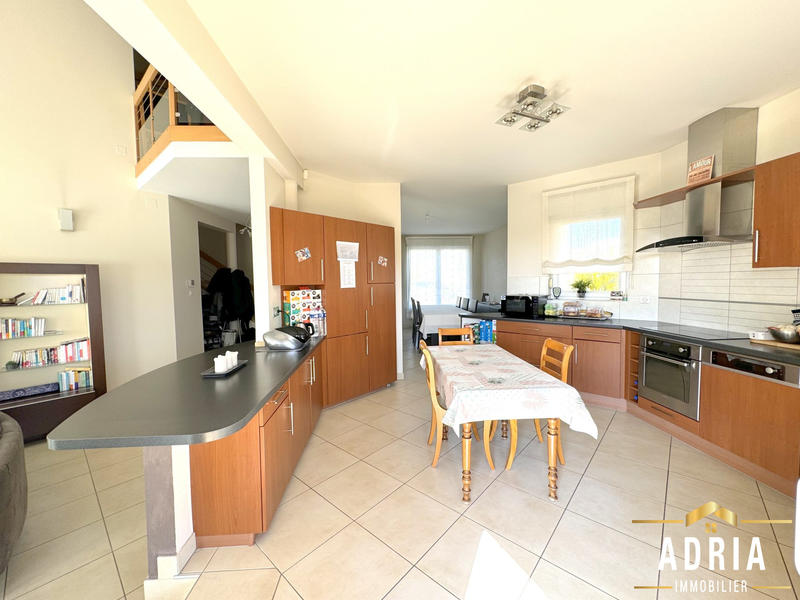 Maison - 196 m² - 7 pièces