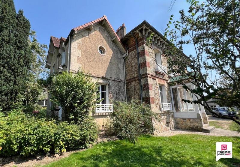 Maison - 261 m² - 13 pièces