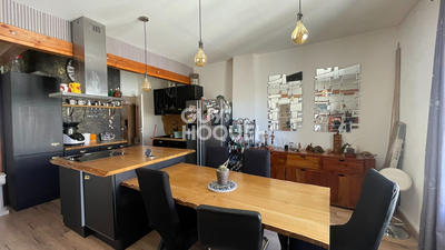 Appartement - 85 m² - 5 pièces