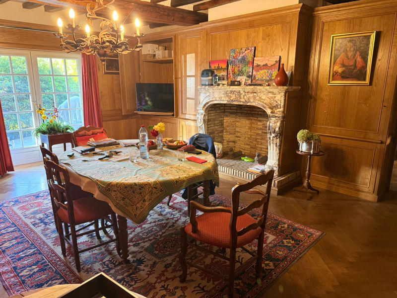 Maison - 238 m² - 8 pièces