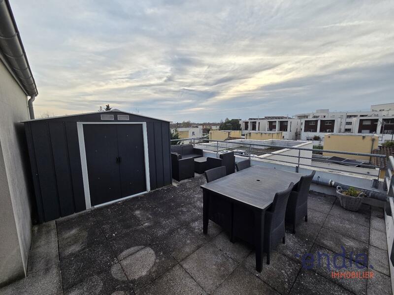 Appartement - 93 m² - 4 pièces