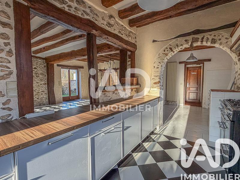 Maison - 252 m² - 7 pièces
