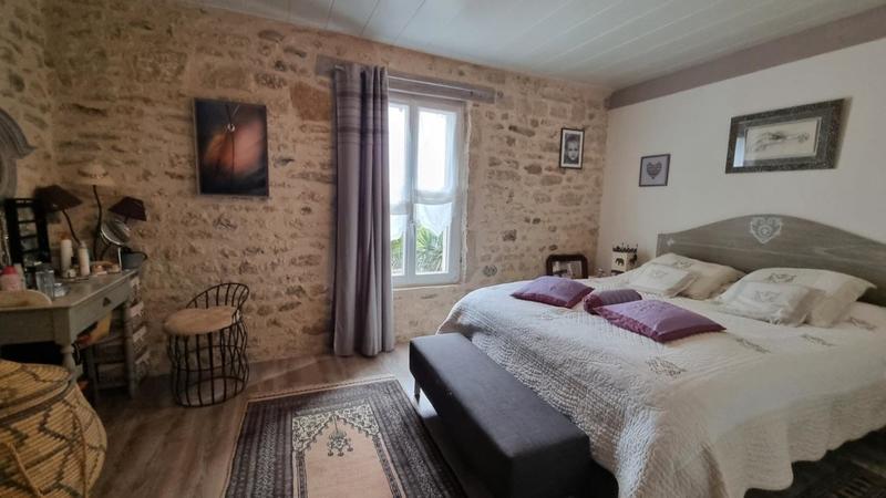 Maison - 330 m² - 16 pièces