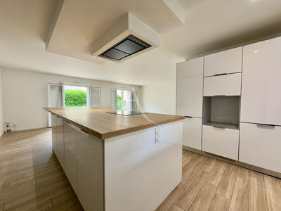 Maison - 93 m² - 4 pièces