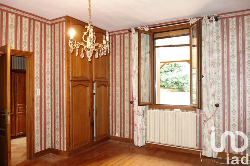 Maison - 220 m² - 6 pièces