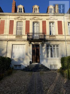 Maison - 268 m² - 7 pièces