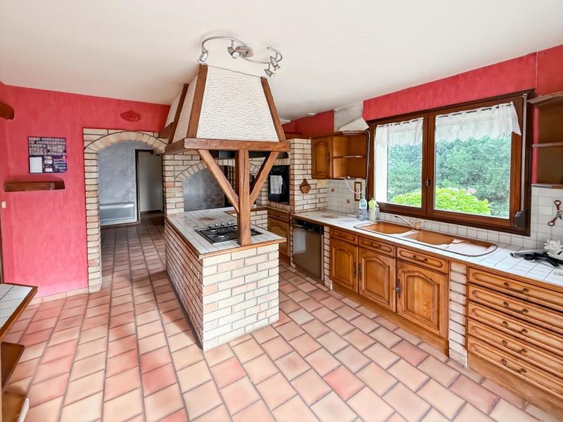 Maison - 215 m² - 6 pièces