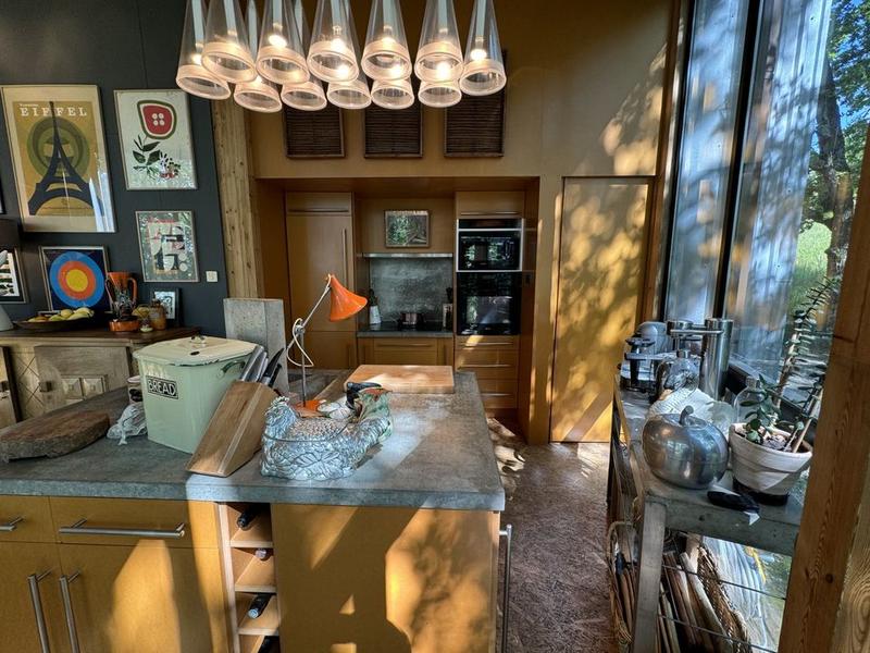 Maison - 240 m² - 6 pièces