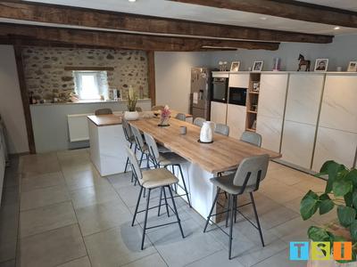 Maison - 264 m² - 8 pièces