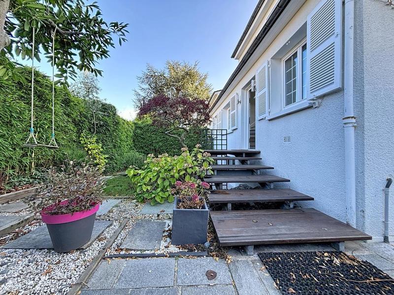 Maison - 228 m² - 7 pièces