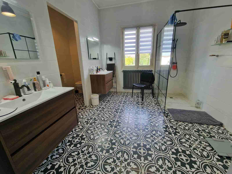 Maison - 255 m² - 8 pièces