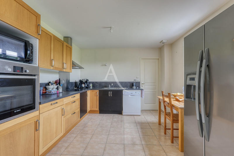 Maison - 96 m² - 6 pièces