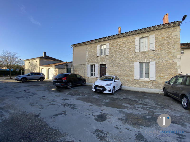 Maison - 215 m² - 7 pièces