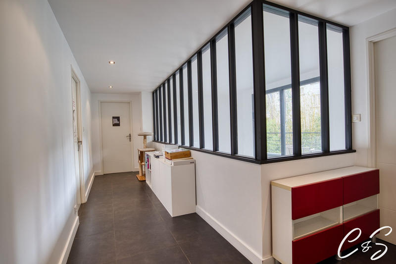 Maison - 240 m² - 6 pièces