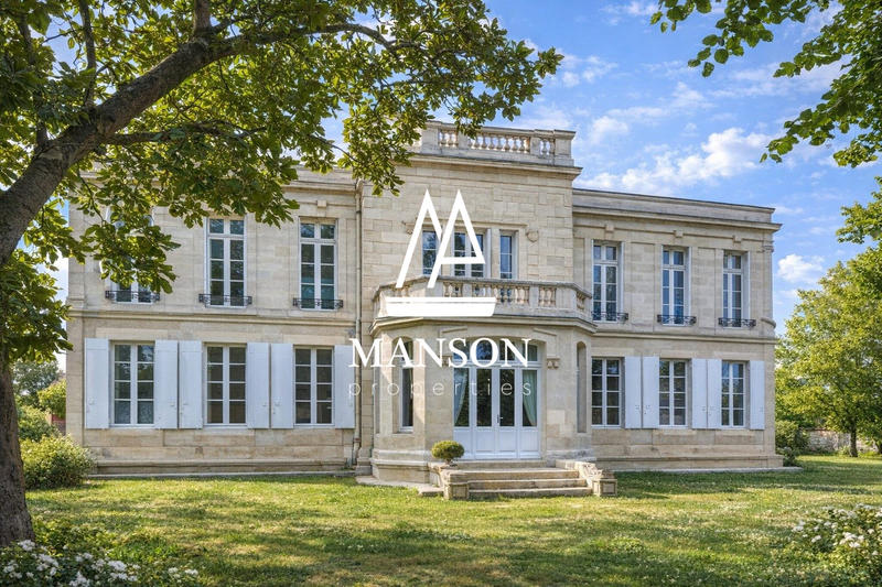 Maison - 520 m² - 12 pièces