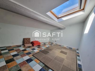 Maison - 331 m² - 8 pièces