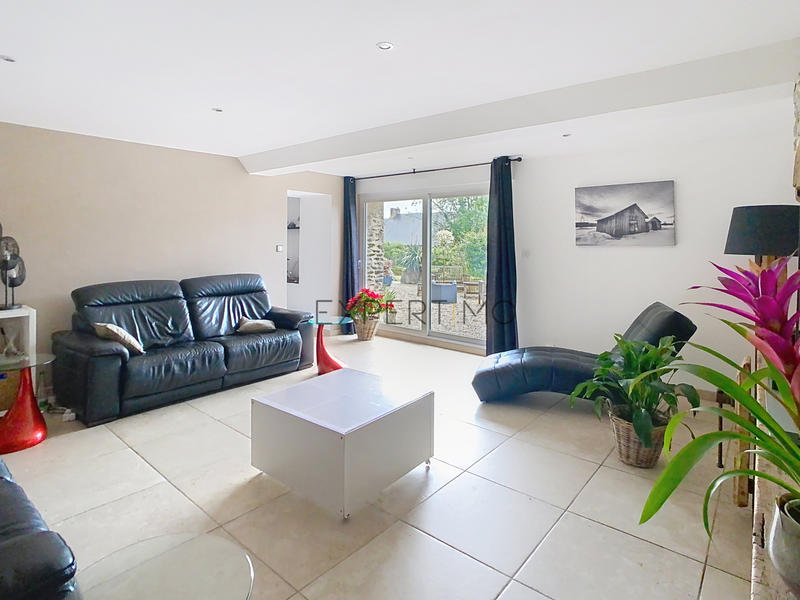 Maison - 184 m² - 9 pièces