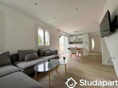 Chambre - 11 m² - 1 pièce