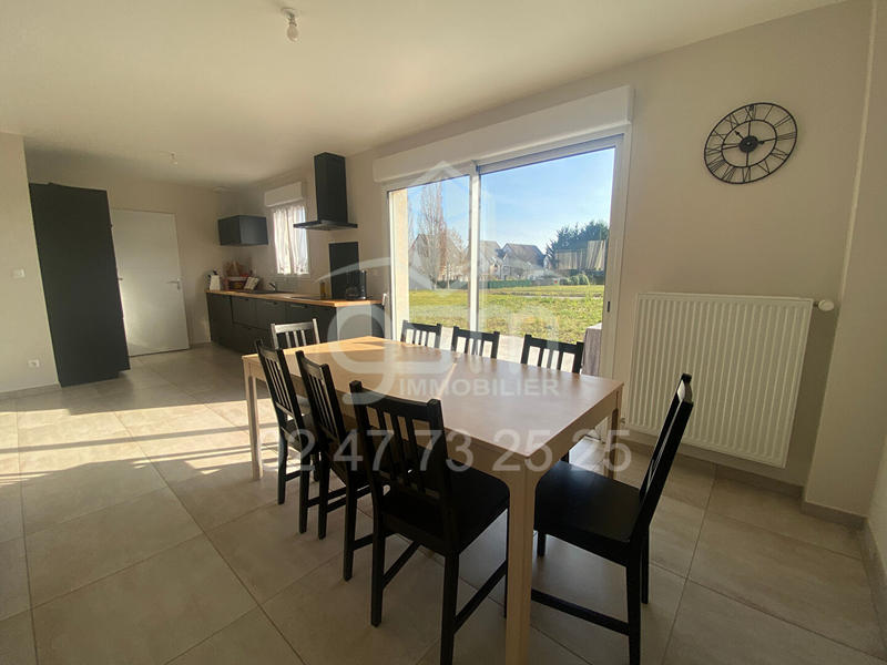 Maison - 94 m² - 5 pièces