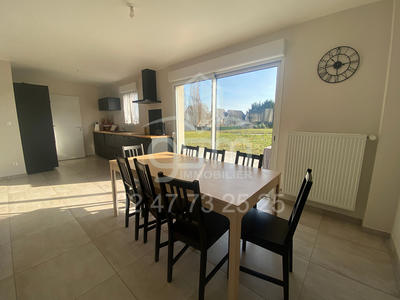 Maison - 94 m² - 5 pièces