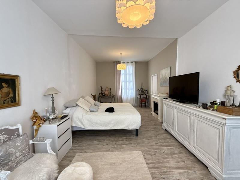 Maison de ville - 237 m² - 8 pièces