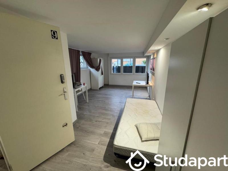 Chambre - 11 m² - 1 pièce