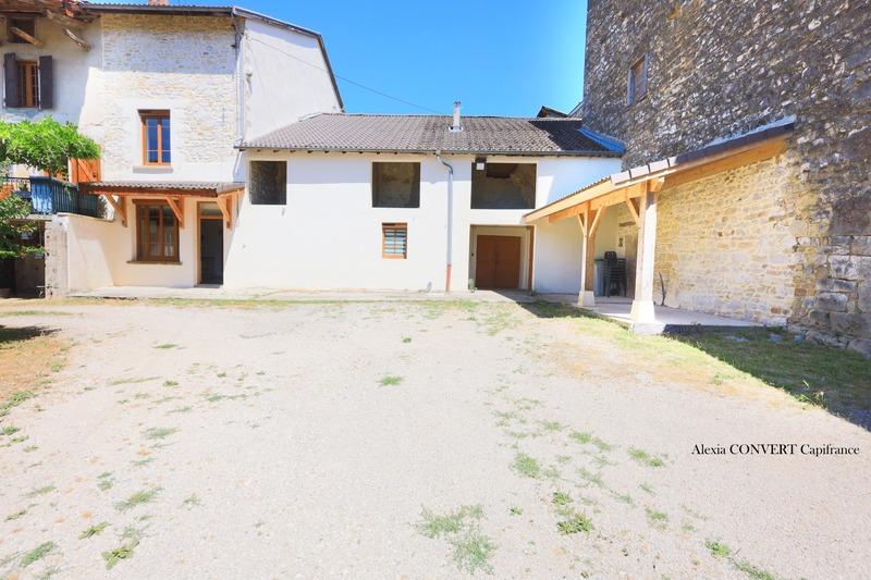 Maison de village - 211 m² - 8 pièces