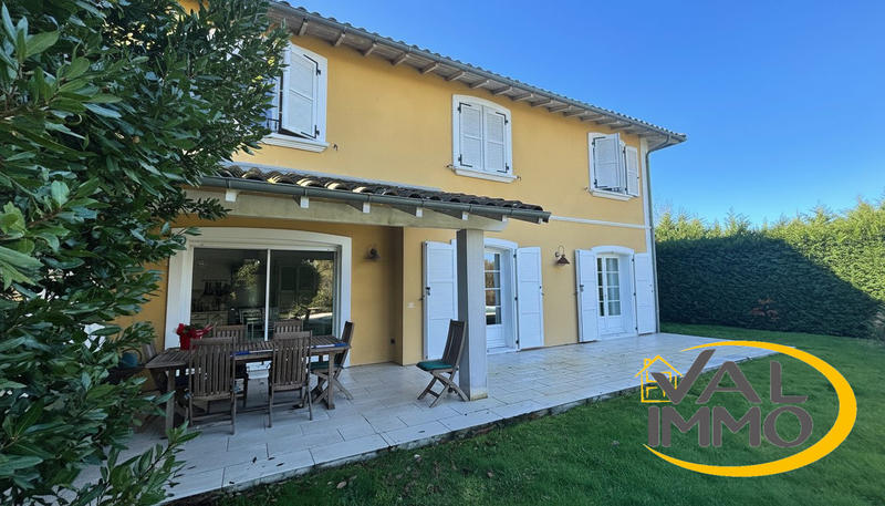 Villa - 200 m² - 6 pièces