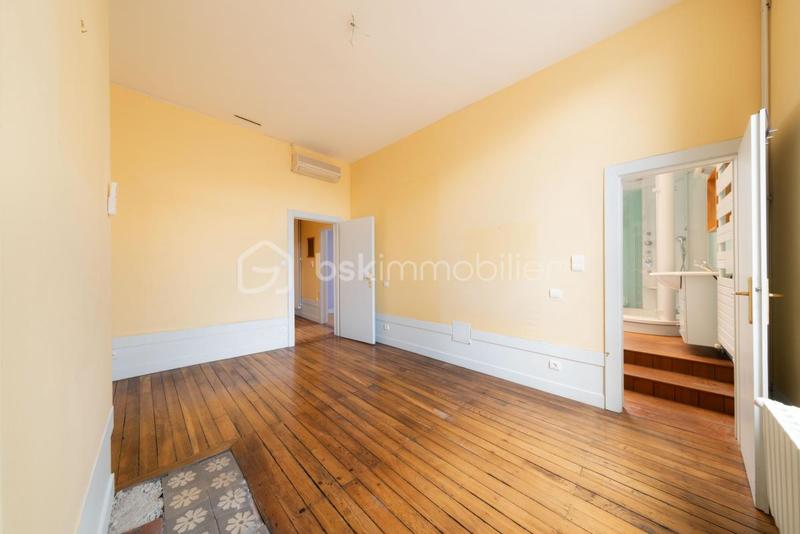 Appartement bourgeois - 196 m² - 8 pièces