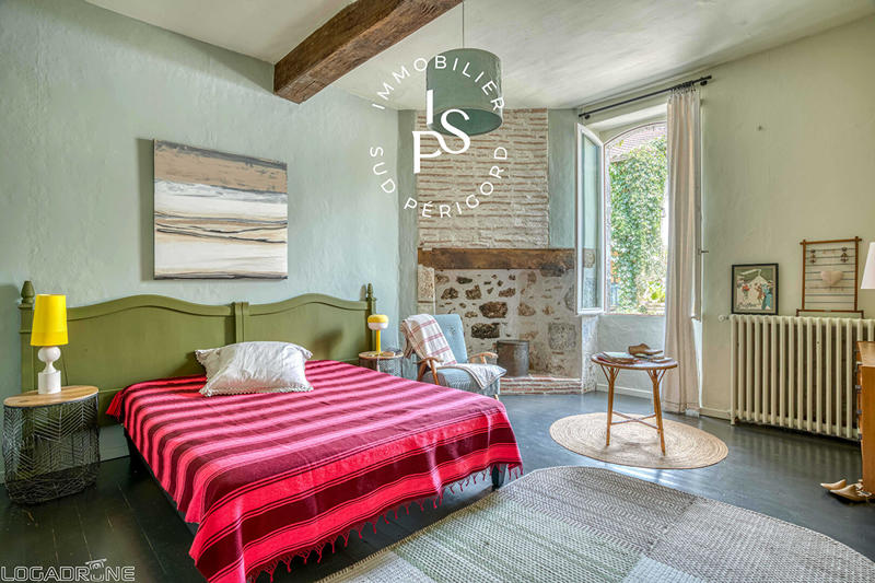 Demeure - 384 m² - 11 pièces