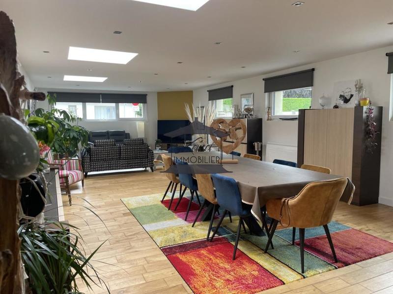 Maison - 203 m² - 3 pièces