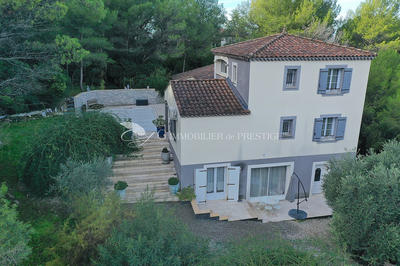 Villa - 200 m² - 7 pièces