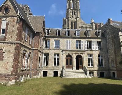 Immeuble - 1 880 m² - 45 pièces