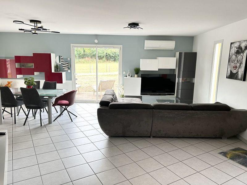 Maison traditionnelle - 105 m² - 4 pièces