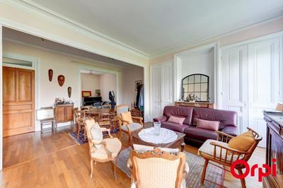 Maison - 194 m² - 7 pièces