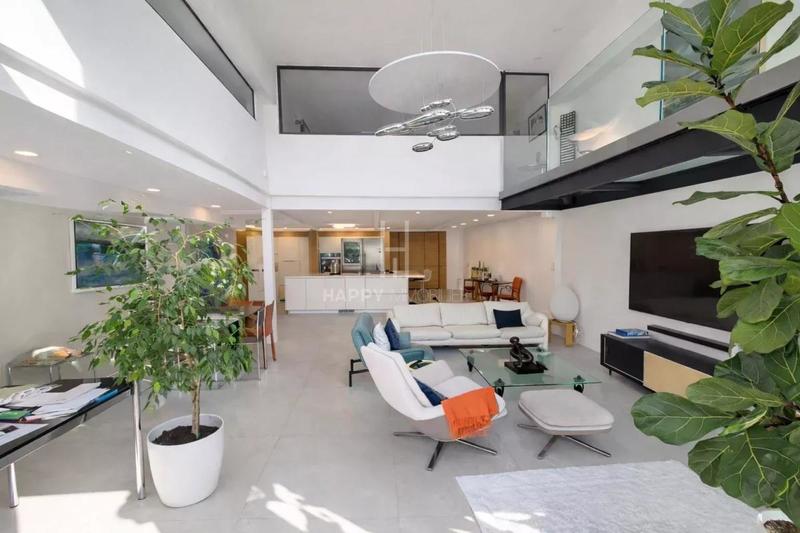 Loft - 170 m² - 3 pièces