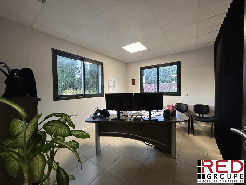 Bureau - 244 m²