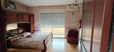 Maison - 263 m² - 10 pièces