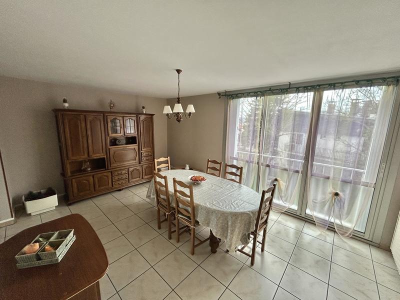 Appartement - 99 m² - 5 pièces