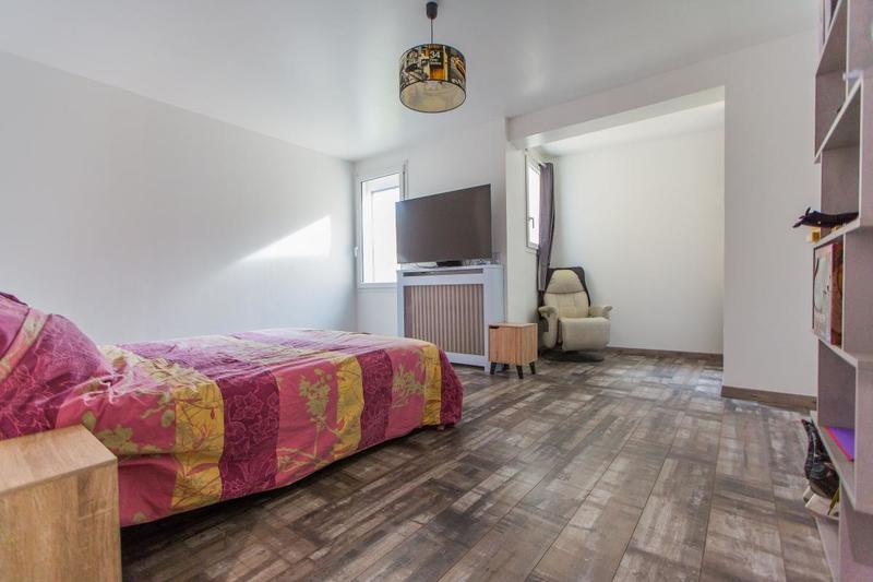 Propriété - 602 m² - 9 pièces