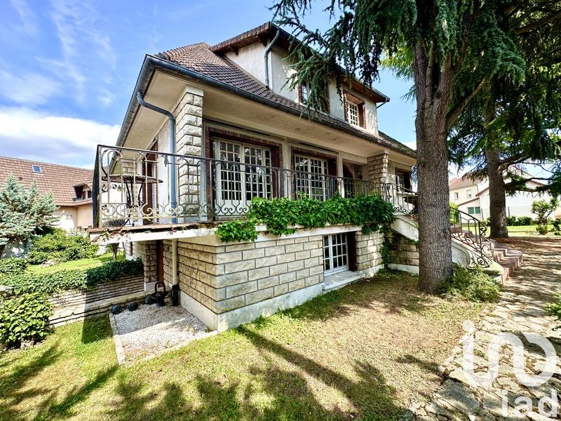 Maison - 166 m² - 10 pièces