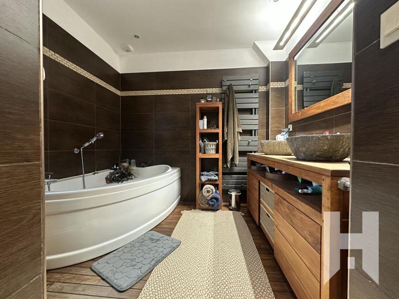 Maison - 148 m² - 7 pièces